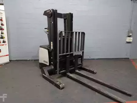 Pallet Stackers 2013  Crown SHR5540-1.6 (16)
