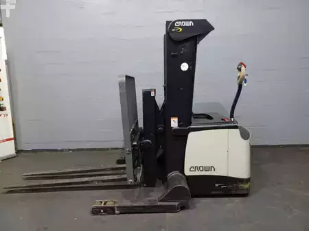 Pallet Stackers 2013  Crown SHR5540-1.6 (18)