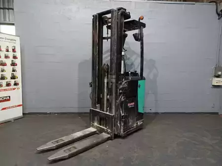 Stacker de condutor em pé 2010  CAT Lift Trucks NSR20N (10)