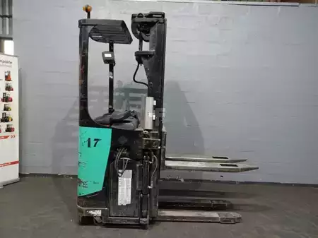 Stacker de condutor em pé 2010  CAT Lift Trucks NSR20N (16)