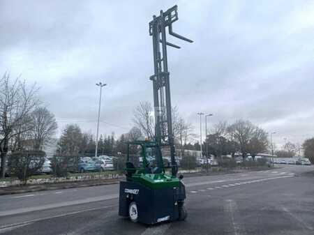 Four-way trucks 2022  Combilift CBE3000 (1)