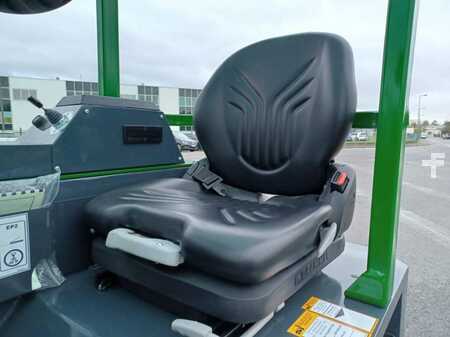 Four-way trucks 2022  Combilift CBE3000 (10)