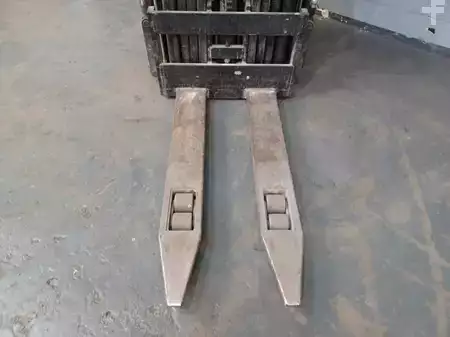 Stacker de condutor em pé 2010  CAT Lift Trucks NSR16N (11)