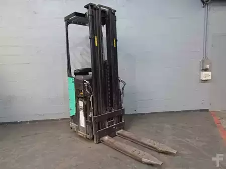 Stacker de condutor em pé 2010  CAT Lift Trucks NSR16N (20)
