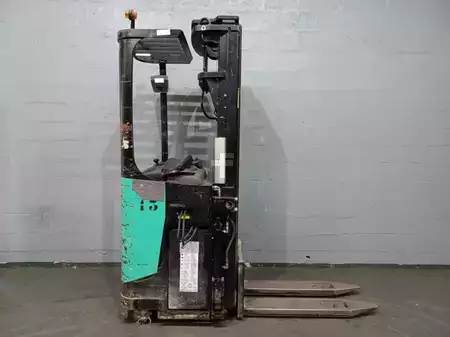 Stacker de condutor em pé 2010  CAT Lift Trucks NSR20N (11)