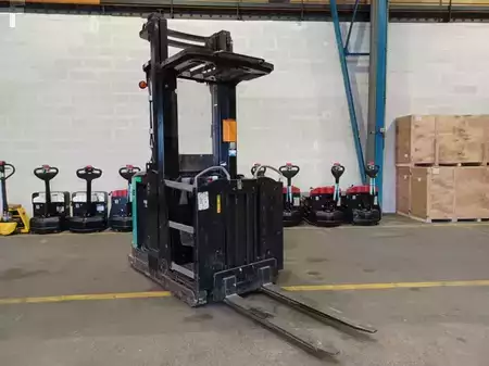 Pystysuora ordreplukker 2011  CAT Lift Trucks NOH10N (20)