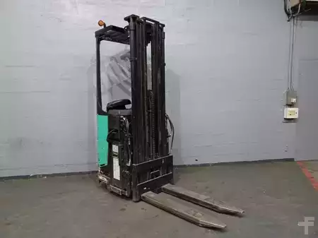 Stacker de condutor em pé 2011  CAT Lift Trucks NSR16N (19)