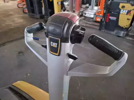 Stacker pedestre 2012  CAT Lift Trucks NSP16NI (20)