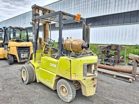 Carrelli elevatori GPL 1992  Clark GPM30 (4)