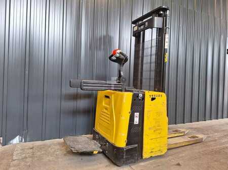 Pallet Stackers 2014  Yale MS12X (1)