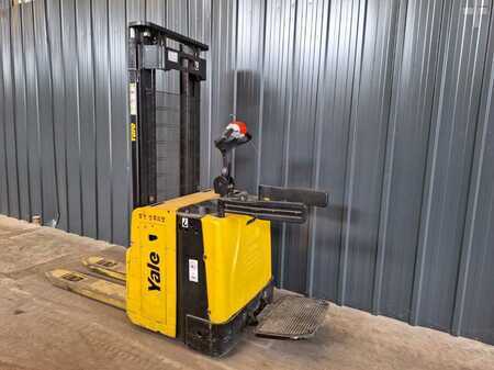 Pallet Stackers 2014  Yale MS12X (4)
