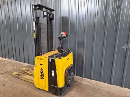 Pallet Stackers 2014  Yale MS12X (7)