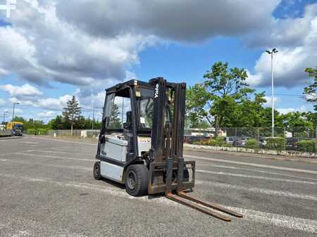 Electric - 4 wheels 2009  Yale ERP30 (1)