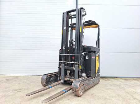 Carretilla retráctil 2017  CAT Lift Trucks NR16N2 (2)