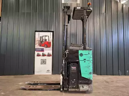 Stacker de condutor em pé 2010  CAT Lift Trucks NSR16N (15)