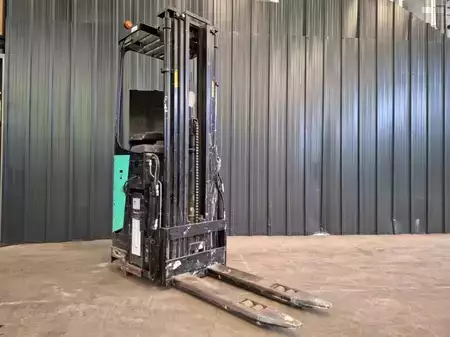Stacker de condutor em pé 2010  CAT Lift Trucks NSR16N (17)
