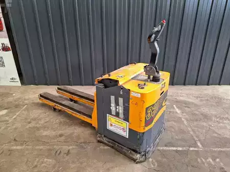 Electric Pallet Trucks 2012  OMG 330BE (14)