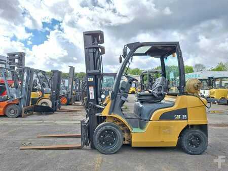 LPG VZV 2011  CAT Lift Trucks GP25N (1)