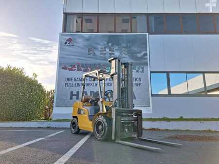 Treibgasstapler 2016  CAT Lift Trucks GP30NTD (1)