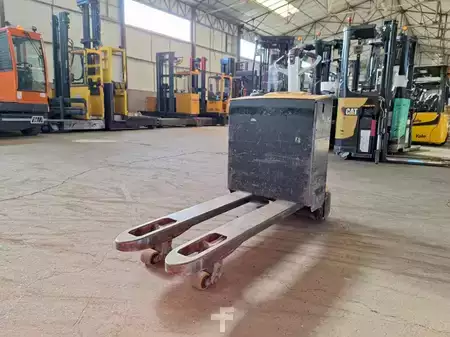 Transpalettes électriques 2017  CAT Lift Trucks NPP20N (11)