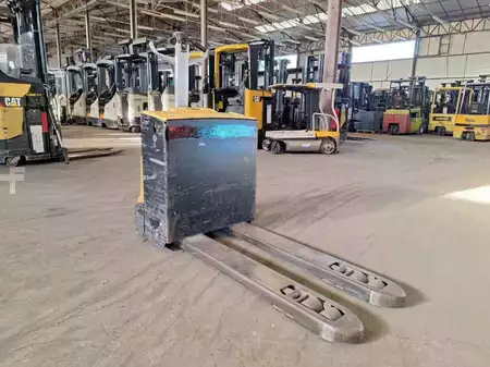 Transpalettes électriques 2017  CAT Lift Trucks NPP20N (13)