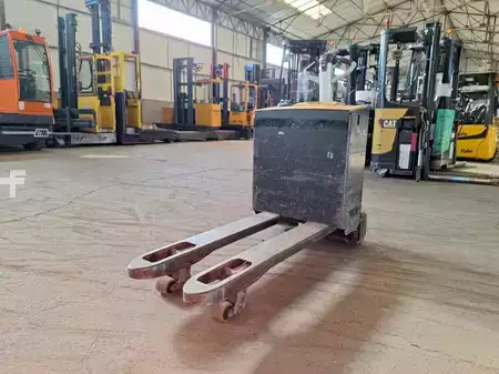 Transpalettes électriques 2017  CAT Lift Trucks NPP20N (16)