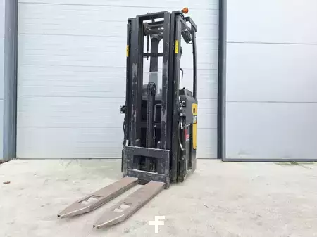 VZV s plošinou pro řidiče 2017  CAT Lift Trucks NSR20N (14)