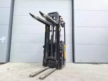VZV s plošinou pro řidiče 2017  CAT Lift Trucks NSR20N (15)