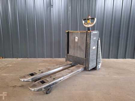 Electric Pallet Trucks 2013  Crown WP3080 (7)