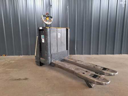 Electric Pallet Trucks 2013  Crown WP3080 (8)