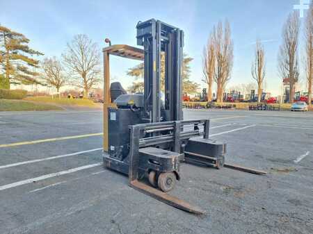 Carretilla retráctil 2011  CAT Lift Trucks NRM20K (4)