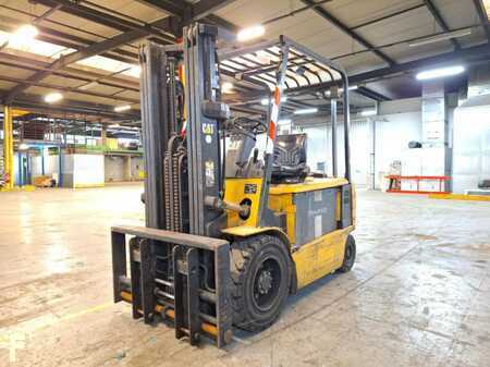 4-wiel elektrische heftrucks 2006  CAT Lift Trucks EP30K-PAC (1)