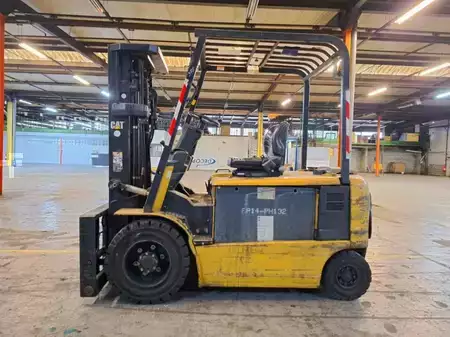 Carrelli elettrici 4 ruote 2006  CAT Lift Trucks EP30K-PAC (12)