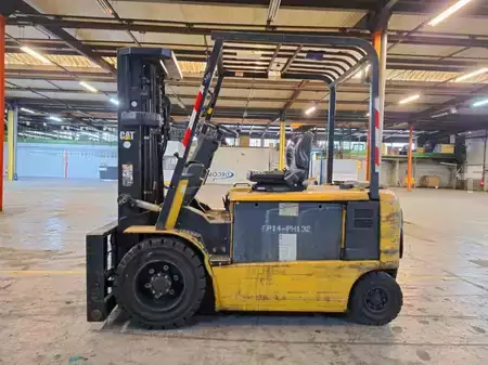 Carrelli elettrici 4 ruote 2006  CAT Lift Trucks EP30K-PAC (14)