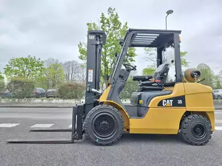 Wózki gazowe 2015  CAT Lift Trucks GP35 NTD (14)