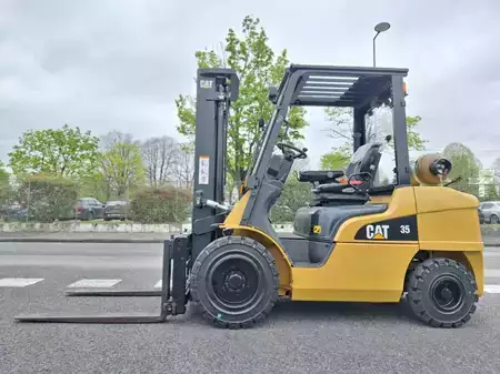 Wózki gazowe 2015  CAT Lift Trucks GP35 NTD (18)