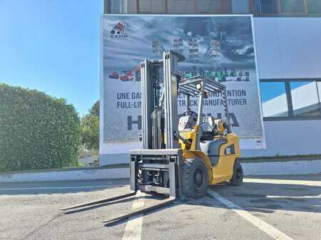 Chariots élévateurs GPL 2017  CAT Lift Trucks GP25NTD (3)