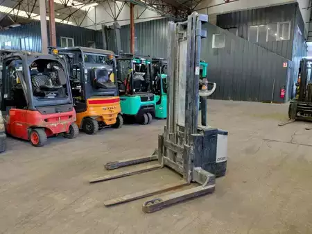 Apilador eléctrico 2011  Crown WS2300 1.8 (1)