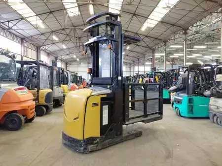 Vertikal-Kommissionierer 2012  CAT Lift Trucks NOH10N (1)