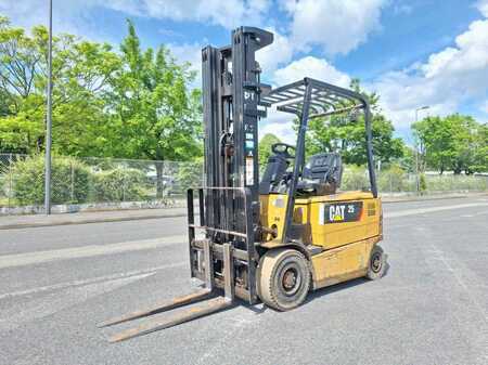 El truck - 4 hjulet 2013  CAT Lift Trucks EP25KP (1)