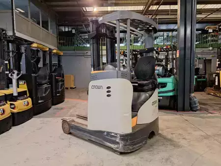 Reach Truck 2015  Crown ESR5240-1.4 (11)