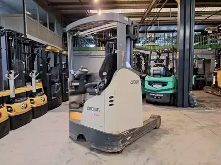 Reach Truck 2015  Crown ESR5240-1.4 (15)