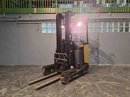 Carretilla retráctil 2013  CAT Lift Trucks NR16N (1)