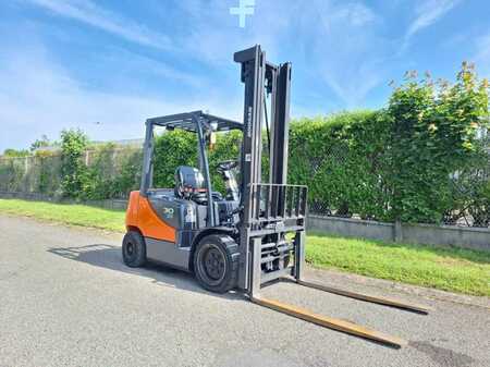 Dieselstapler 2016  Doosan D30S 5 (1)