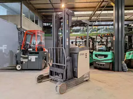 Reach Trucks 2018  Crown ESR5260-1.4 (12)