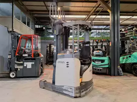 Reach Trucks 2018  Crown ESR5260-1.4 (17)