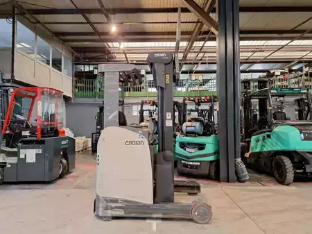 Reach Trucks 2018  Crown ESR5260-1.4 (19)