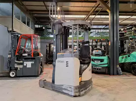 Reach Trucks 2018  Crown ESR5260-1.4 (20)