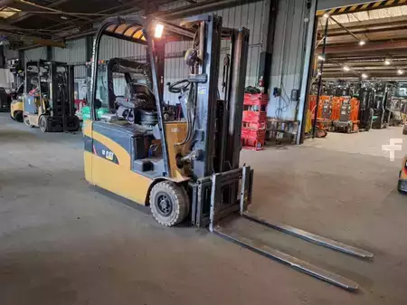 Carrelli elettrici 3 ruote 2005  CAT Lift Trucks EP18NT (12)
