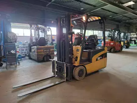 Carrelli elettrici 3 ruote 2005  CAT Lift Trucks EP18NT (15)